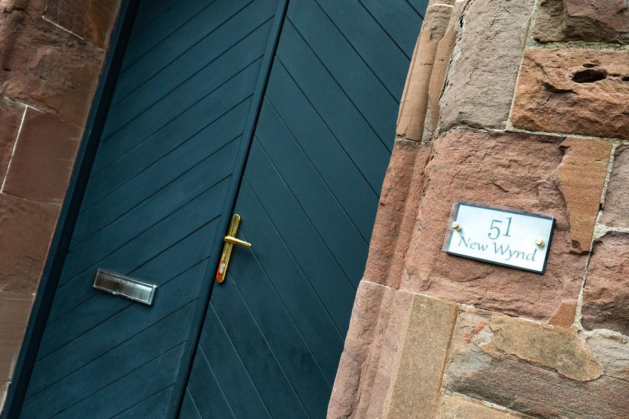 The Church Front Montrose Bagian luar foto